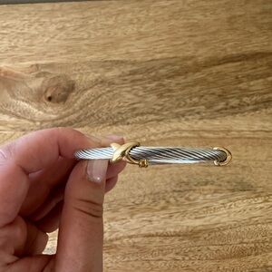 One size bangle bracelet